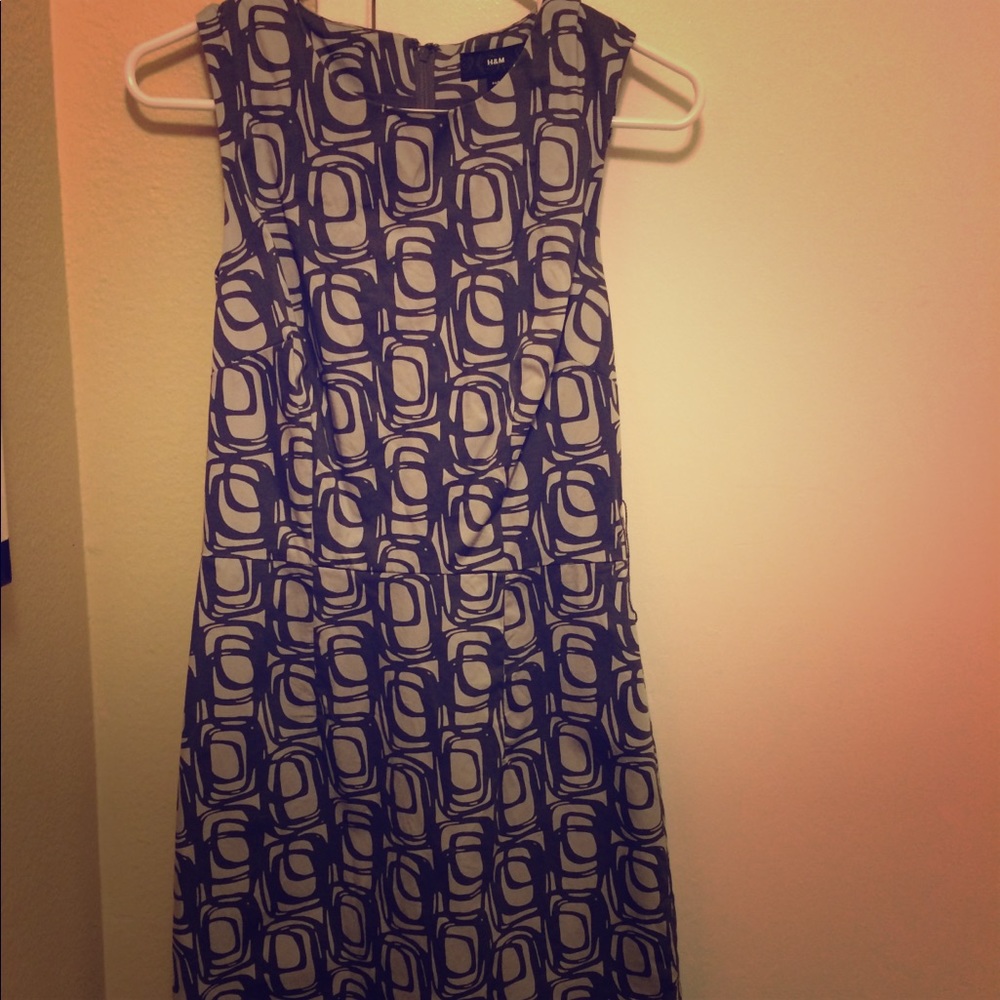 The dress is below the knee